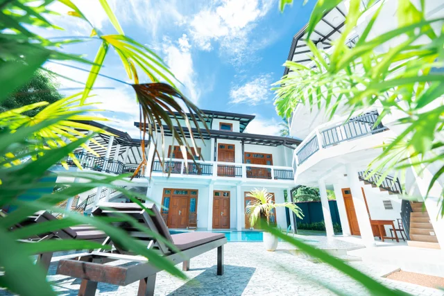 Tèya Beach Hotel grounds in Ahangama (14)