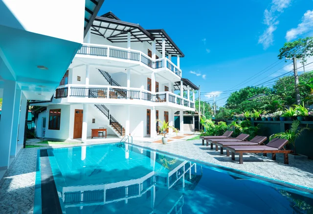 Tèya Beach Hotel grounds in Ahangama (15)