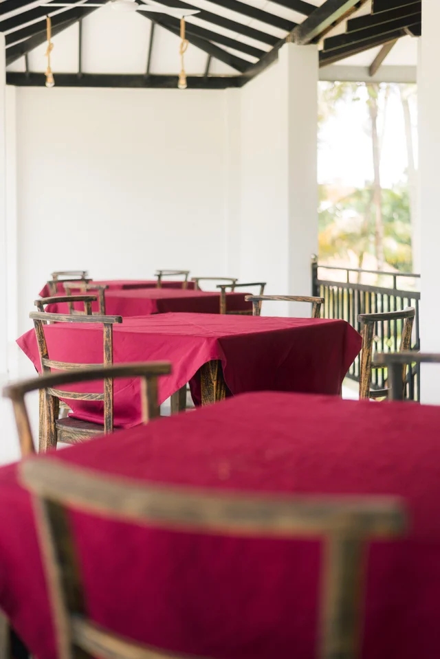 The restaurant and bar at Tèya Beach Hotel (05)